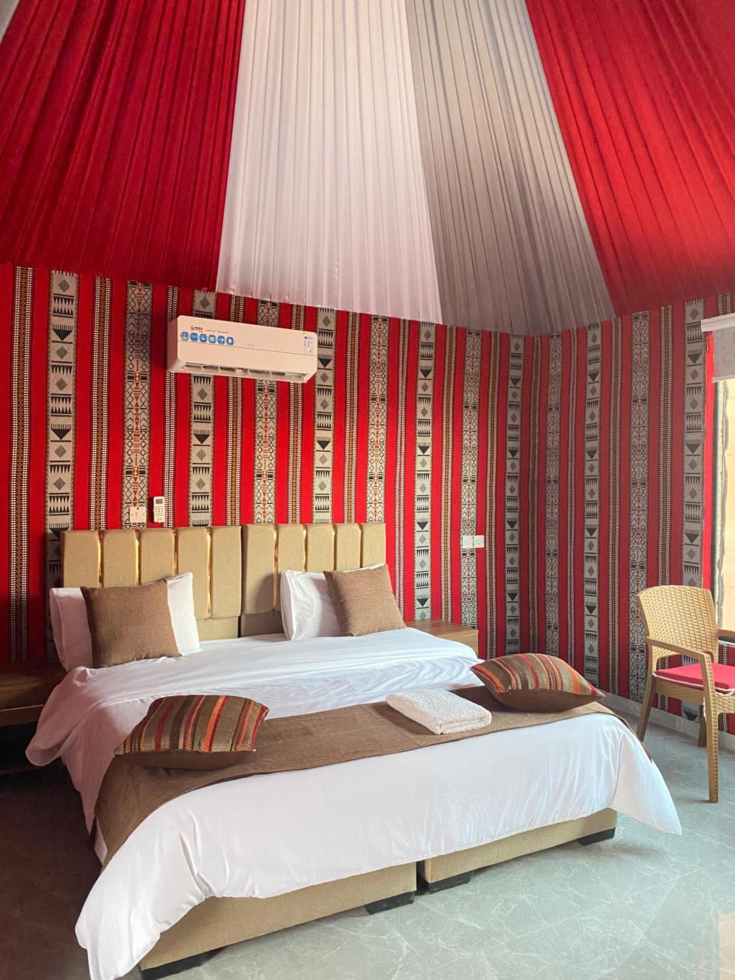 Tamim Luxury Wadi Rum Camp Exteriör bild